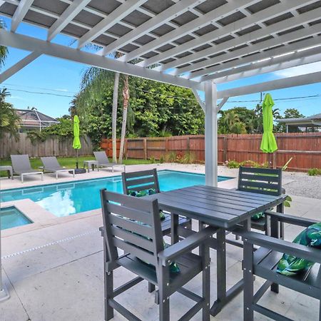 Little Beach House W/ Pool&Spa - 5 Minutes To Vanderbilt Beach North North Naples エクステリア 写真