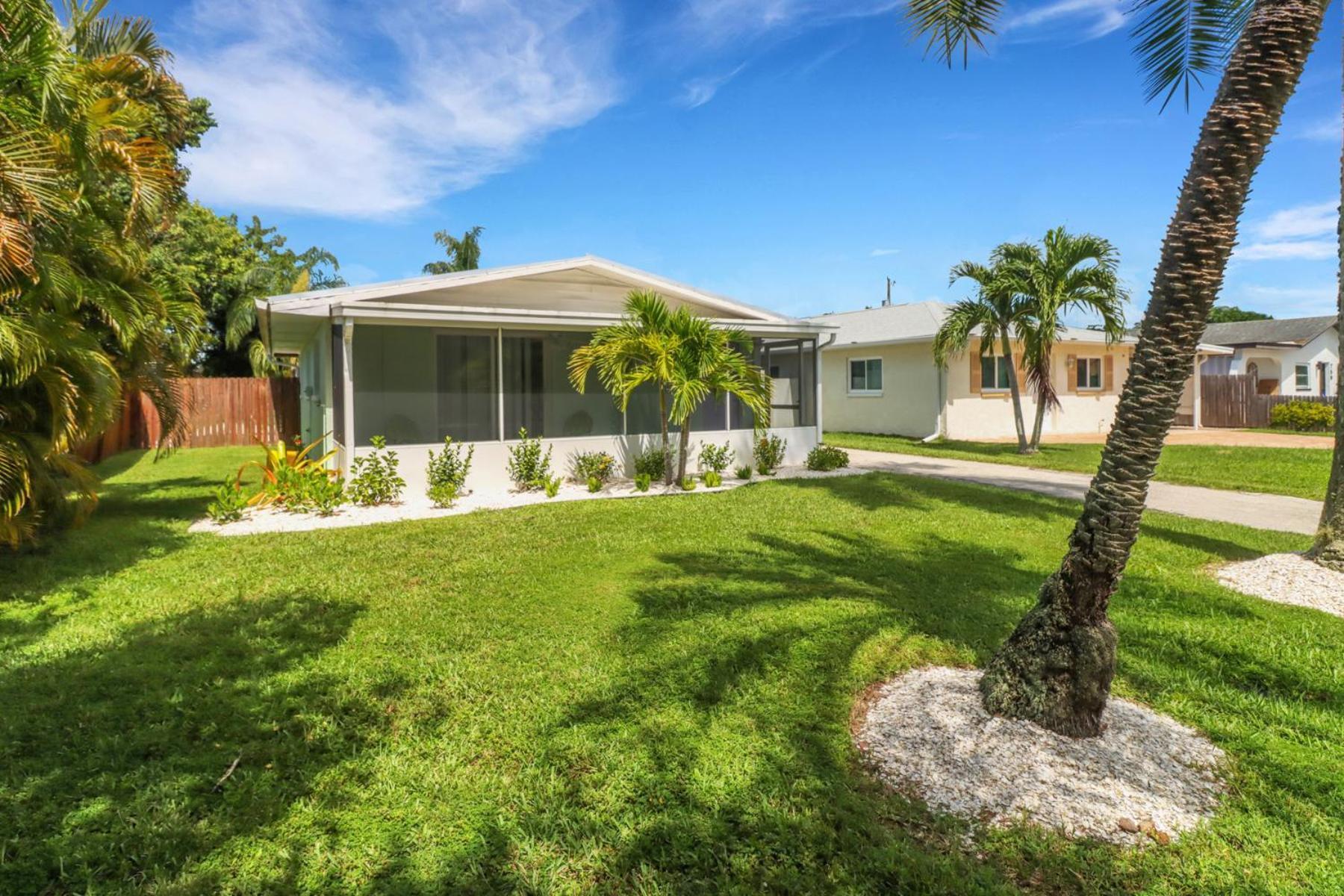 Little Beach House W/ Pool&Spa - 5 Minutes To Vanderbilt Beach North North Naples エクステリア 写真