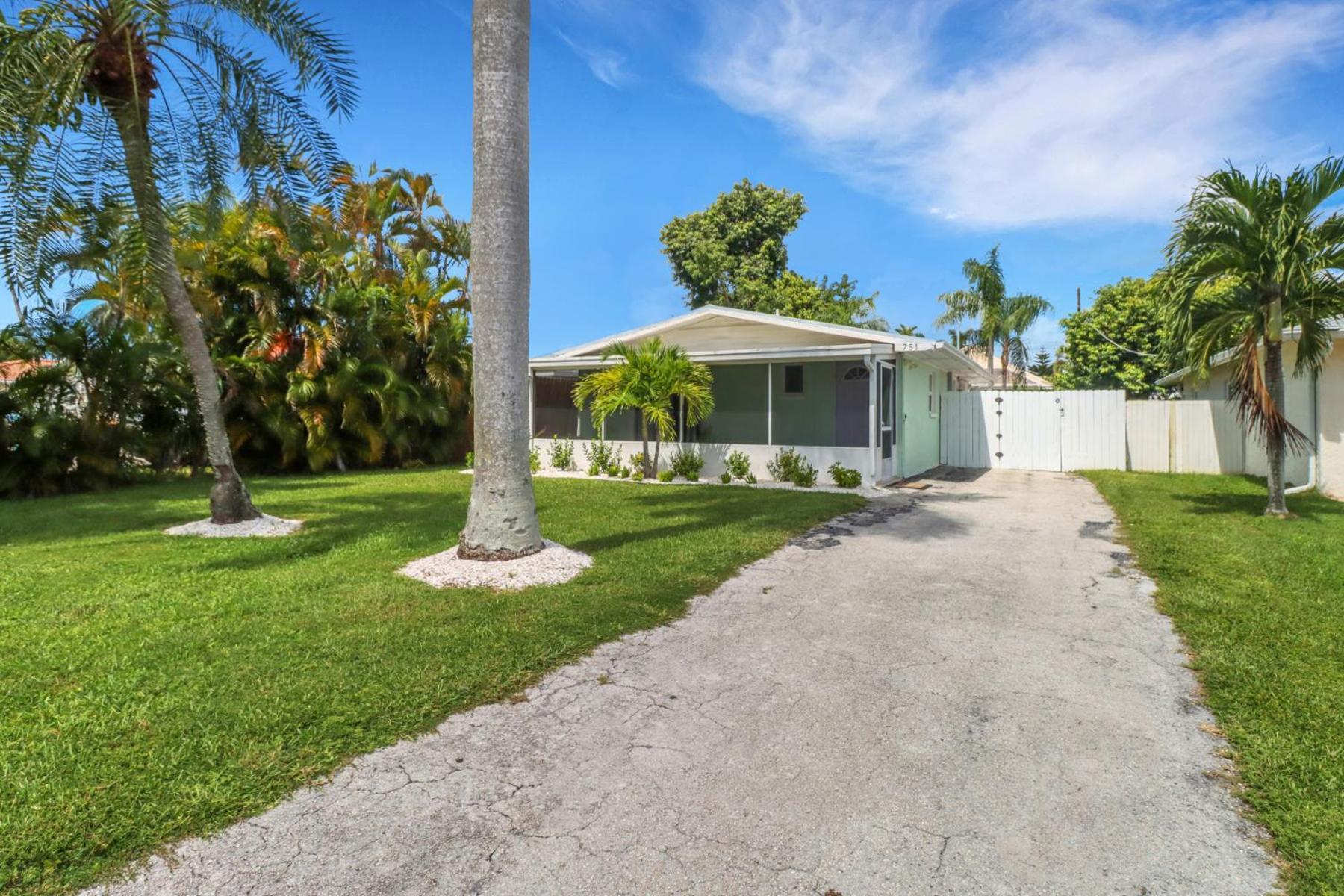 Little Beach House W/ Pool&Spa - 5 Minutes To Vanderbilt Beach North North Naples エクステリア 写真