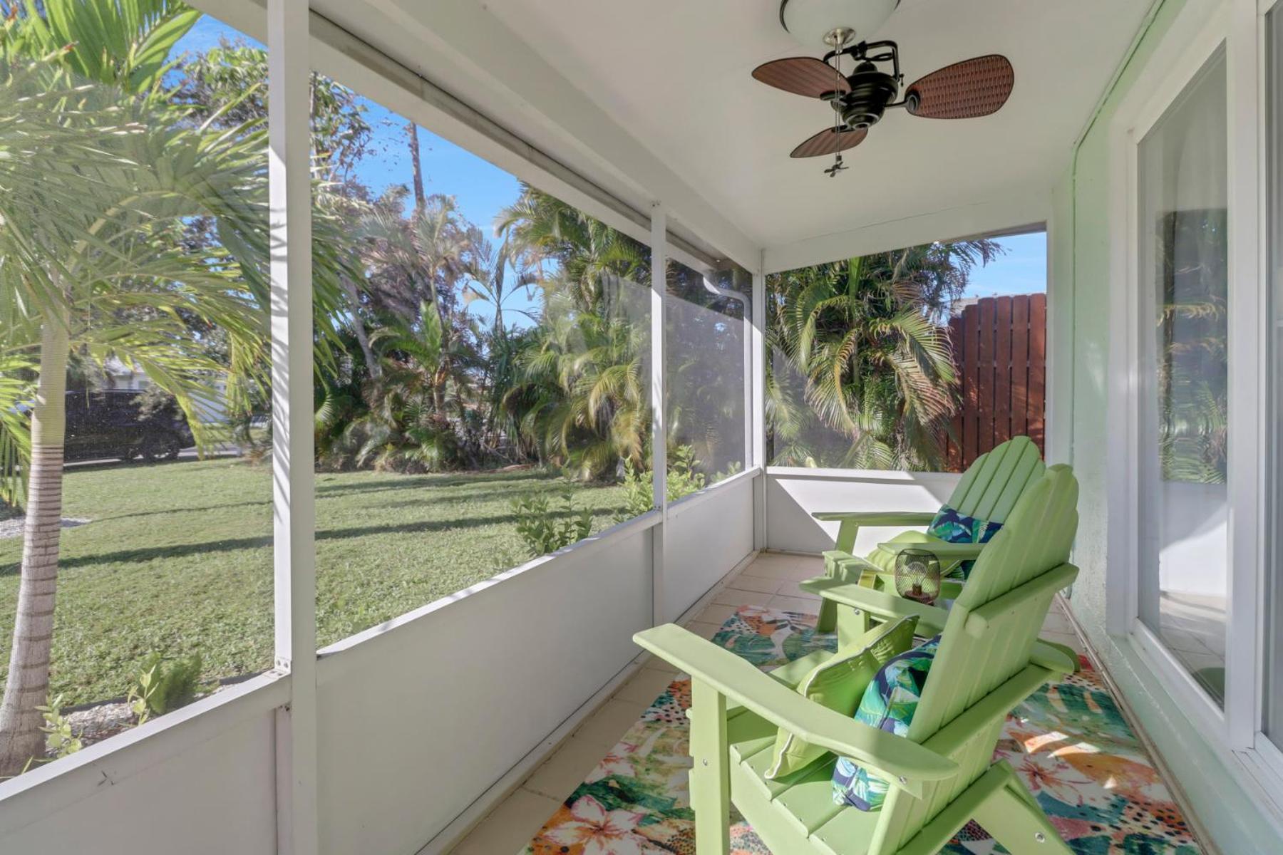 Little Beach House W/ Pool&Spa - 5 Minutes To Vanderbilt Beach North North Naples エクステリア 写真