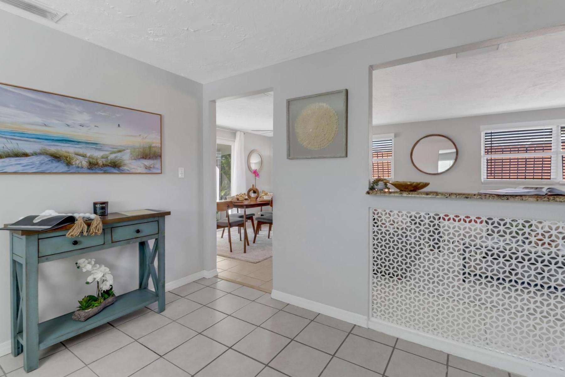 Little Beach House W/ Pool&Spa - 5 Minutes To Vanderbilt Beach North North Naples エクステリア 写真